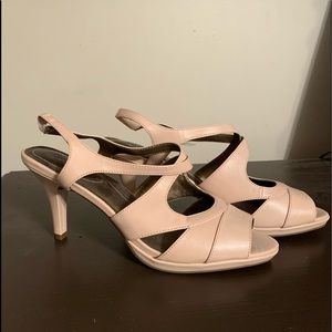 Ankle strap kitten heel